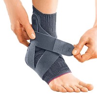 Бандаж голеностопный Levamed active с силиконовыми вставками и ремнем